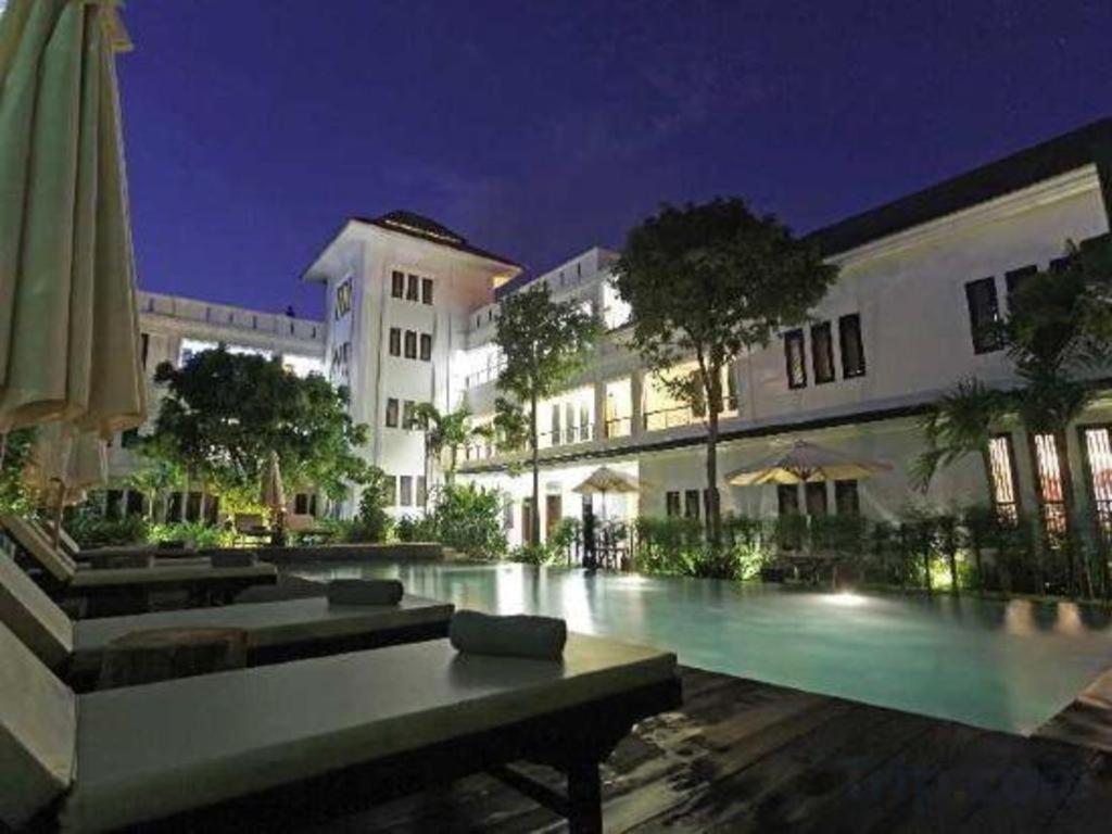 La Residence Blanc D' Angkor Сіємреап Екстер'єр фото